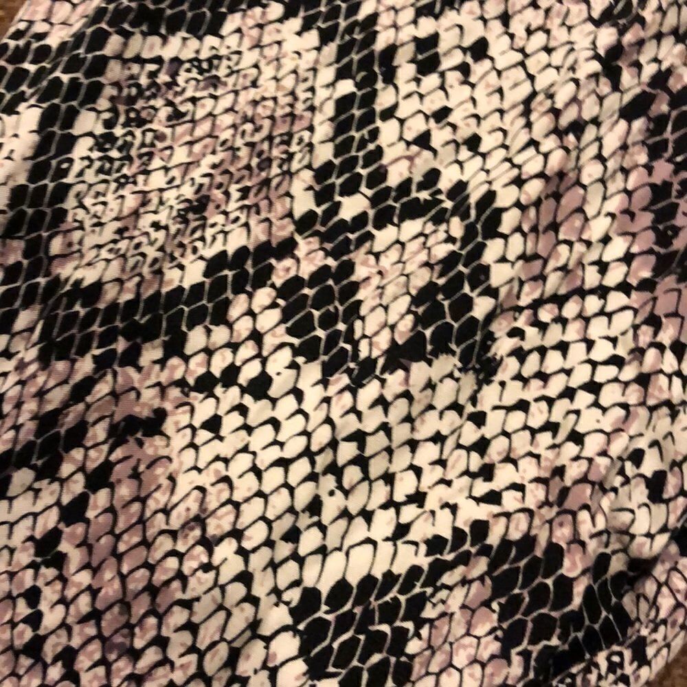 Chaser Black & White Python-like Design Pants - Picture 7 of 7